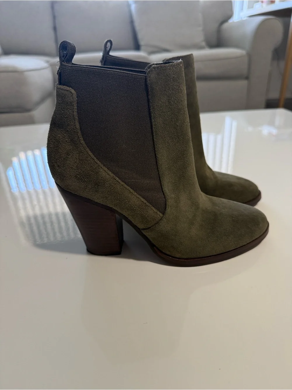 Michael Kors Womens 6 Chelsea Ankle Boot Green Suede Heeled Pull On Bootie